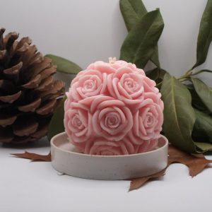 Bougie boule de rose parfumée