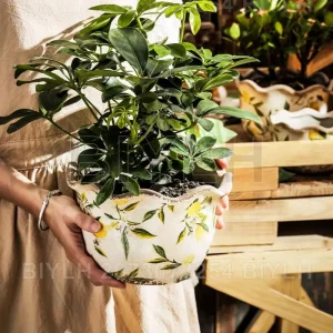 Cache pot avec motif en céramique